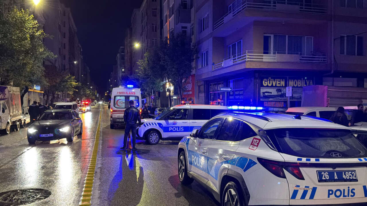 Sokak ortasında infaz! 24 yaşındaki genç öldürüldü 4